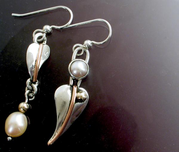 Asymmetrical Pearl Leaf Earrings picture