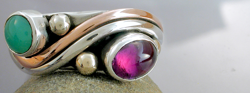 Amethyst & Chrysoprase Ring picture