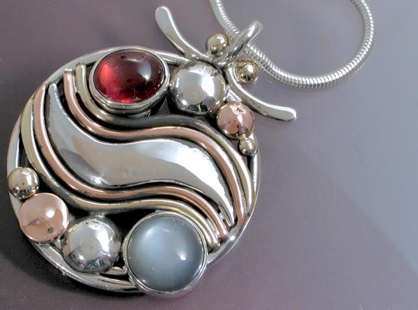 Circle Wave Garnet & Moonstone Pendant