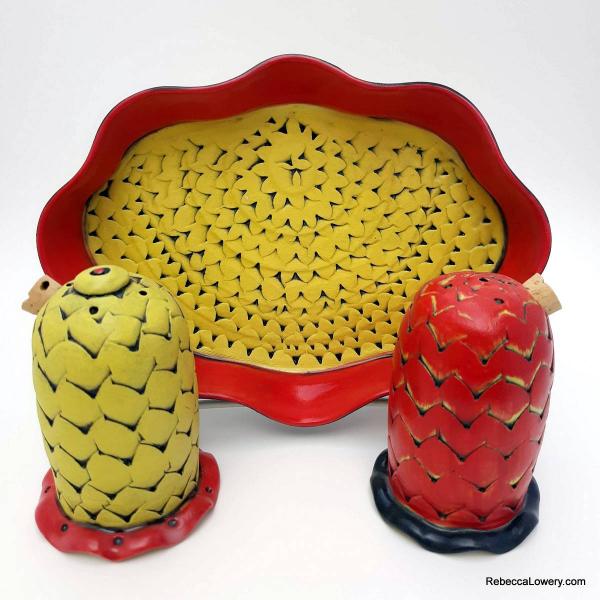 Textured Red, Yellow & Black Salt And Pepper Shaker Set with tray picture