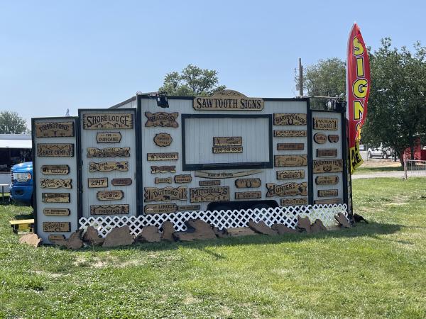 Sawtooth Signs