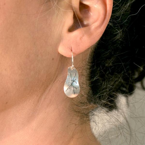 Cascade Single Hanging Earring picture