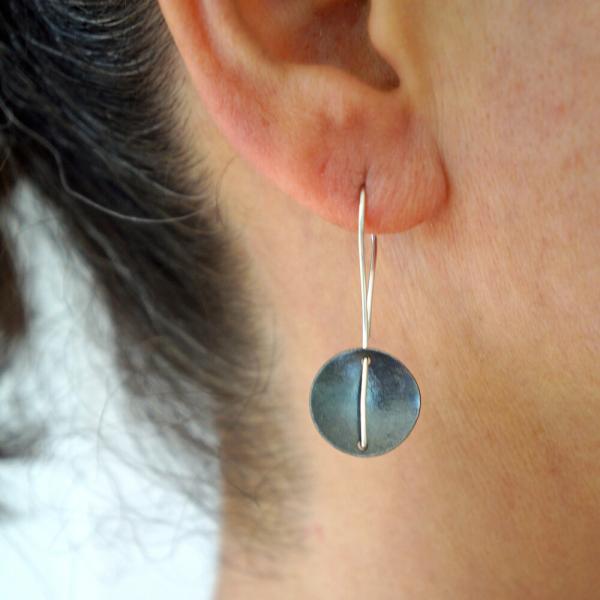 Hanging Simple Circle Earring picture