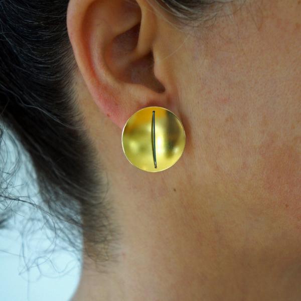 22k Gold Simple Circle Earring picture