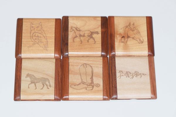Engraved wooden compacts-Images picture