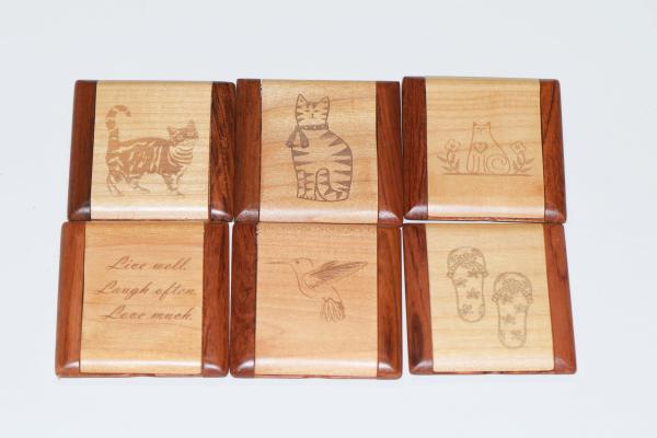 Engraved wooden compacts-Images picture