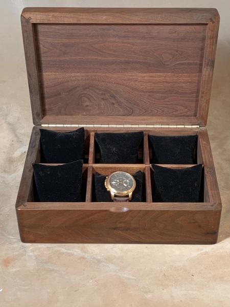 Walnut Watch box picture