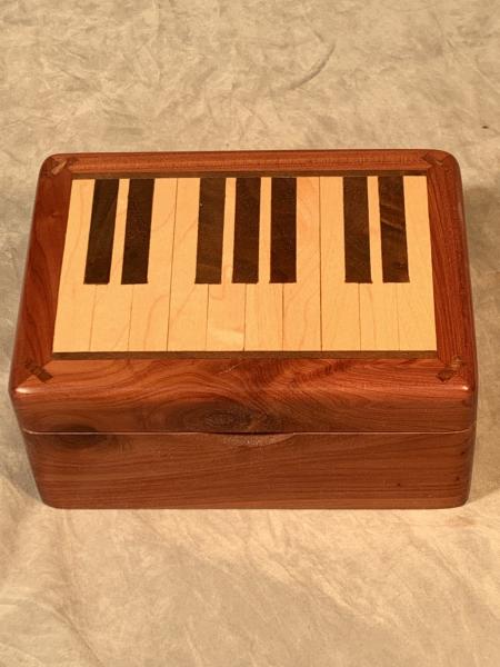 Cedar mini-piano picture