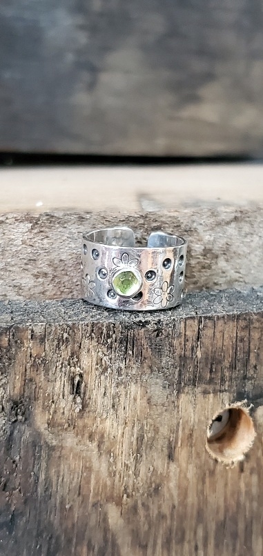 Peridot Ring picture