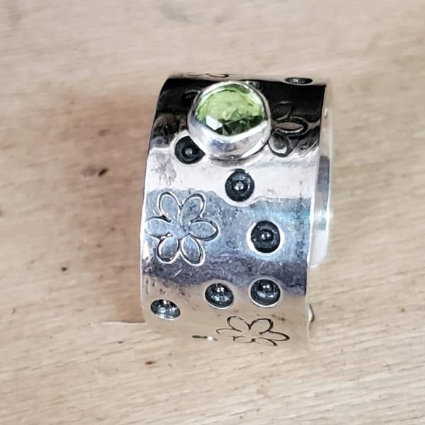 Peridot Ring picture