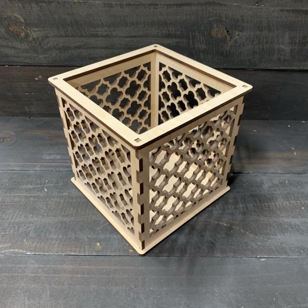 Moroccan Trellis Barbed Quatrefoil - Pillar Candle holder picture