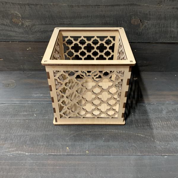 Moroccan Trellis Barbed Quatrefoil - Pillar Candle holder picture