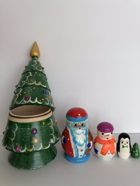 Christmas Tree nesting dolls picture