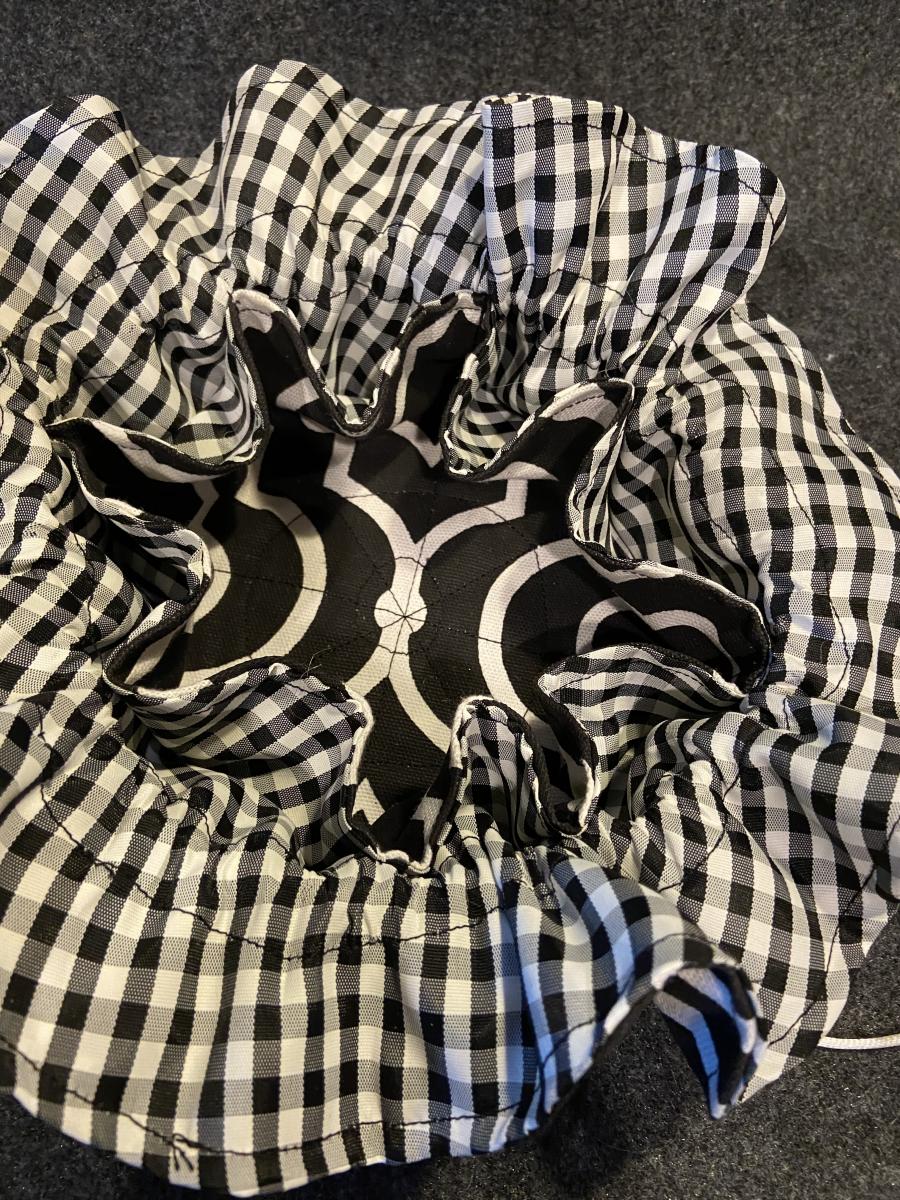 HANDMADE CLOTH JEWELRY POUCH (C) picture