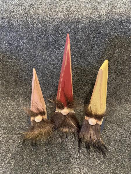 SMALL  WOODEN GNOME SET (3) LOT (C)