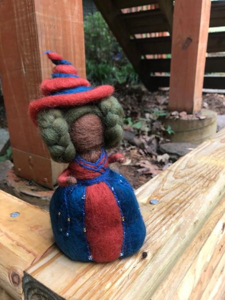 Mabon Needle Felted Wee Witch, Alben Elfed, Harvest Witch, Balance, Waldorf, Autumn Equinox