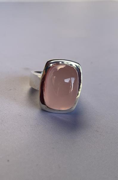 Rose quartz and sterling ring picture