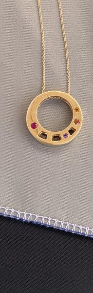 14k yellow gold circle pendant picture
