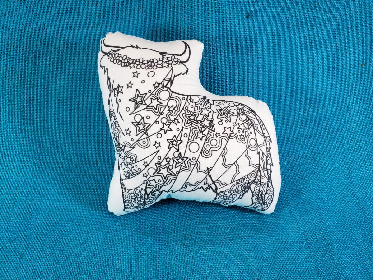Highland Cow Coloring Plush picture