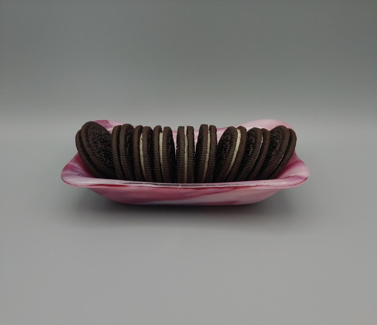 3&rdquo; x 6&rdquo; Rectangle Dish &ndash; Pink/Red/White Swirl picture