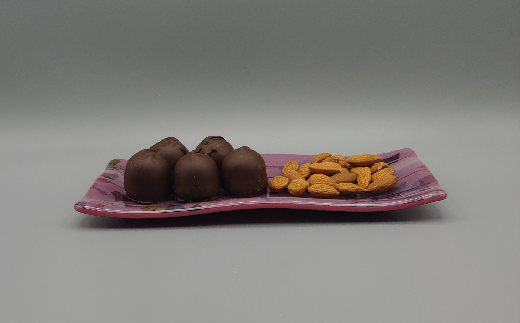 4” x 8” Sushi Plate – Pink w/Pink, Purple and Green Confetti picture