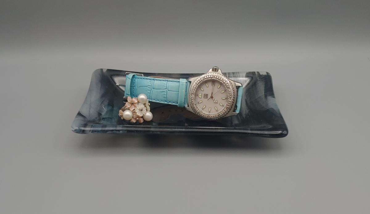 4&rdquo; x 6&rdquo; Dish &ndash; Black/White/Clear Swirl picture