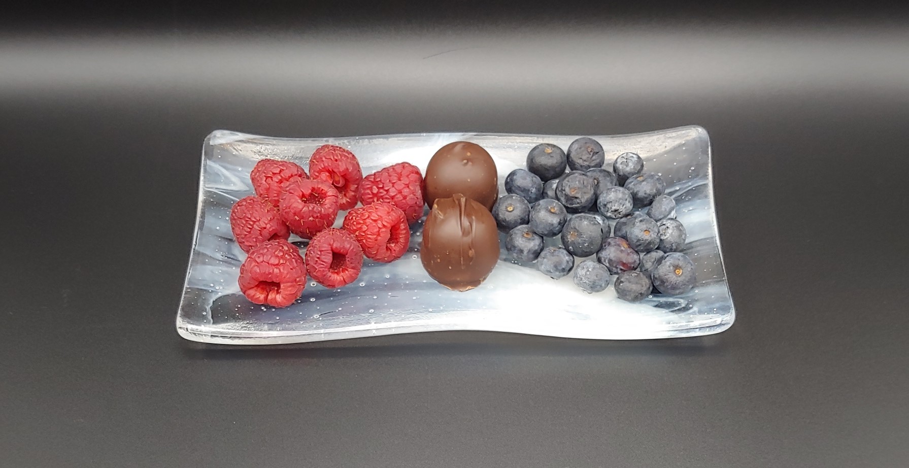 4&rdquo; x 8&rdquo; Sushi Plate &ndash; White Swirl picture