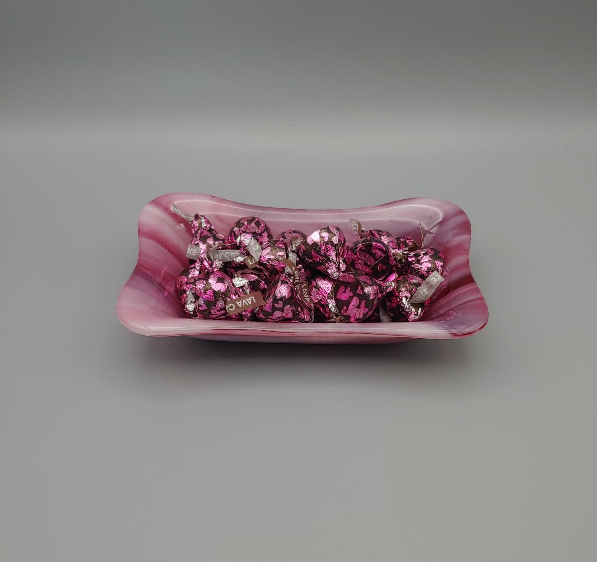 3&rdquo; x 6&rdquo; Rectangle Dish &ndash; Pink/Red/White Swirl picture