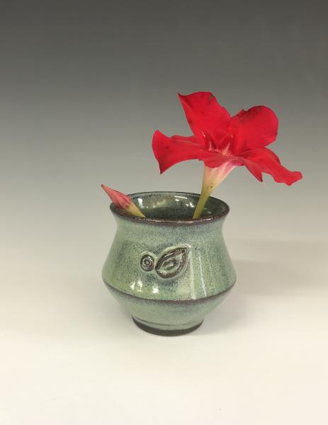 Small vase w/flower frog picture