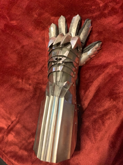 Gothic Style Stainless Steel Gaunlet - Single Gauntlet picture