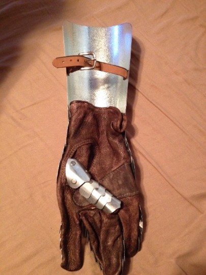 22g Steel Gaunlet - Pair of Gauntlets picture