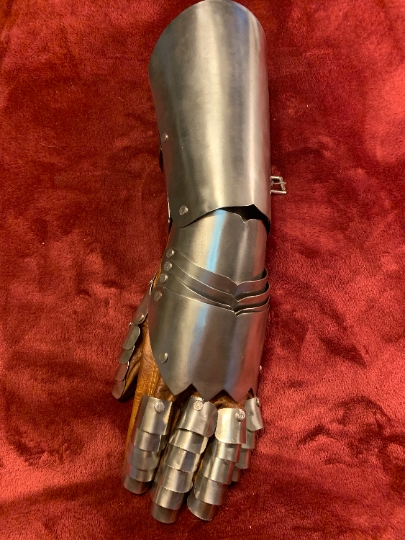 22g Steel Gaunlet with hinged vambrace - Pair of Gauntlets picture