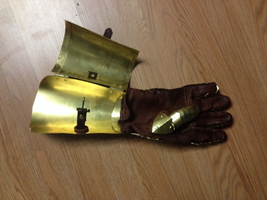 22g Brass Gaunlet with hinged vambrace - Pair of Gauntlets picture
