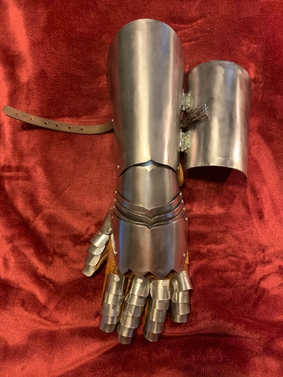 22g Steel Gaunlet with hinged vambrace - Pair of Gauntlets
