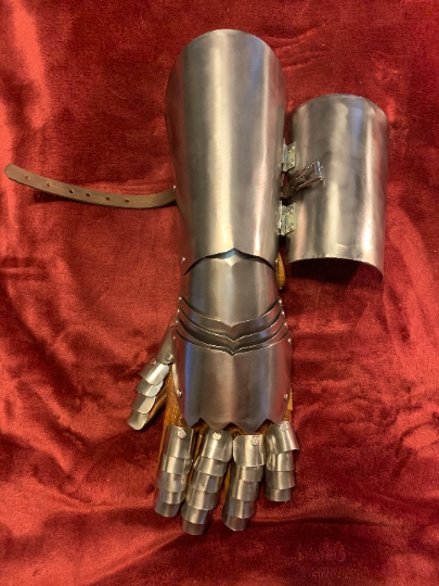 22g Steel Gaunlet with hinged vambrace - Pair of Gauntlets picture