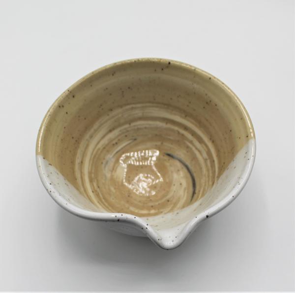 Bowl with spout picture