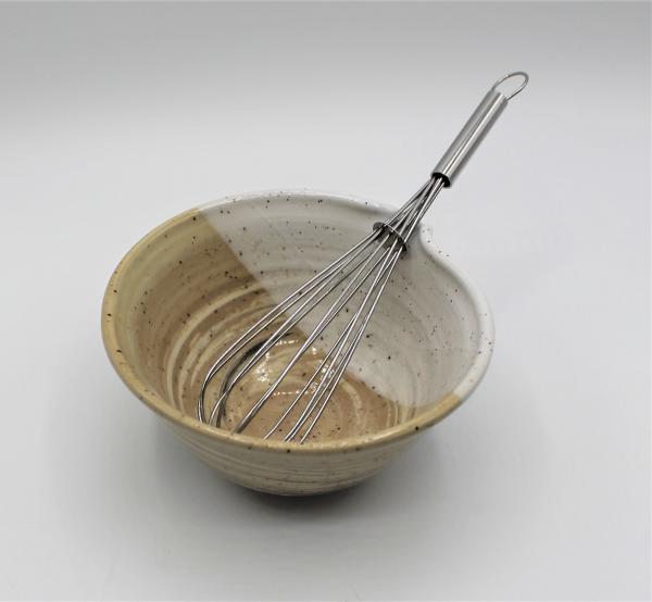Bowl with spout picture