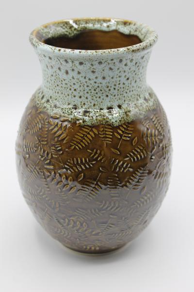 Vase with leaf print