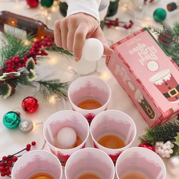 Santa Party Pong Set picture