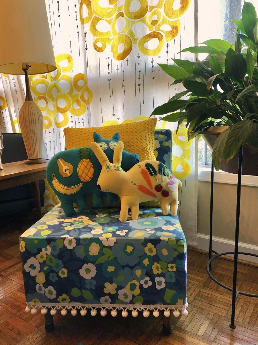 Pig with Gold Fruits picture