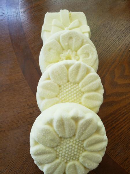 Zesty Lemon Shower Steamers picture