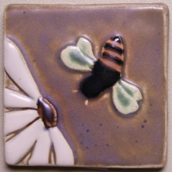 3x3 Bee and Flower Tile picture