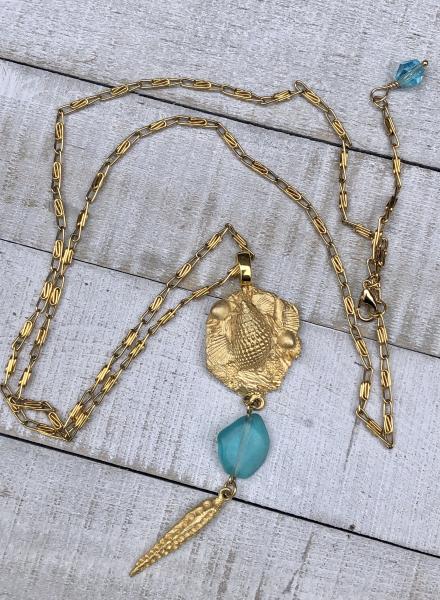 Gold beach necklace picture