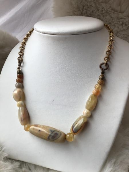 Necklace, smooth Agate Nuggets picture