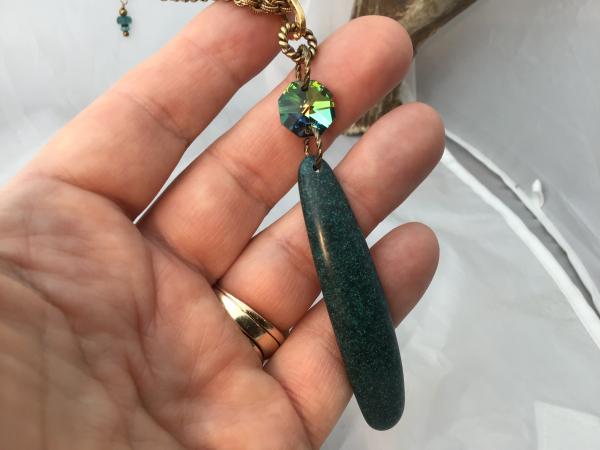 Vintage green pendant, and Vintage Chain picture