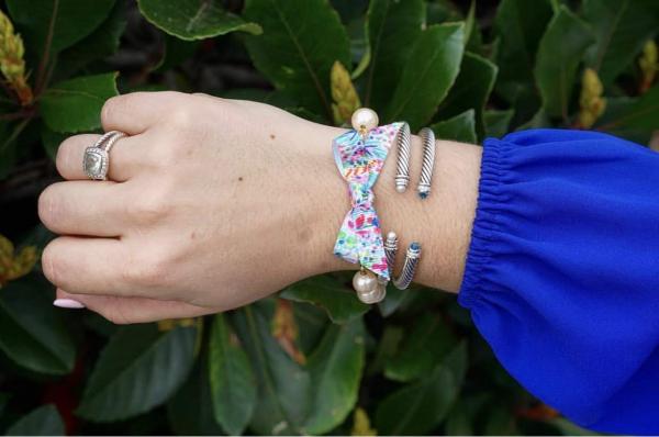 Lilly Pulitzer Inspired Bow Pearl Bracelet | Catch the Wave picture