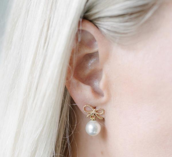 Gold Bow with Drop Pearl picture