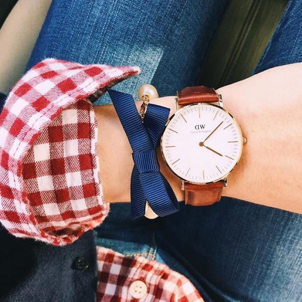 Navy Bow Pearl Bracelet picture