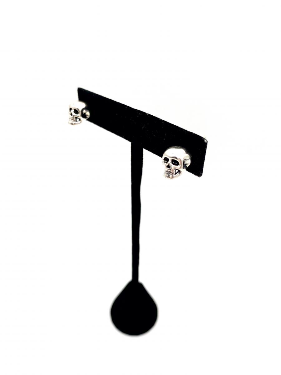 Skull Studs picture