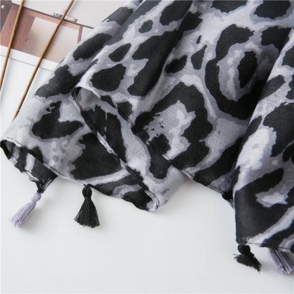 Leopard Scarf - Gray picture